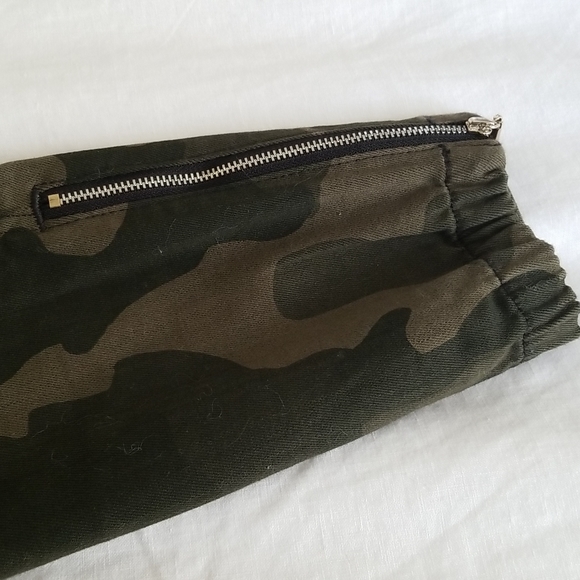 WHBM Camo Utility Pants, Stretchy Sz 2 - Picture 6 of 15